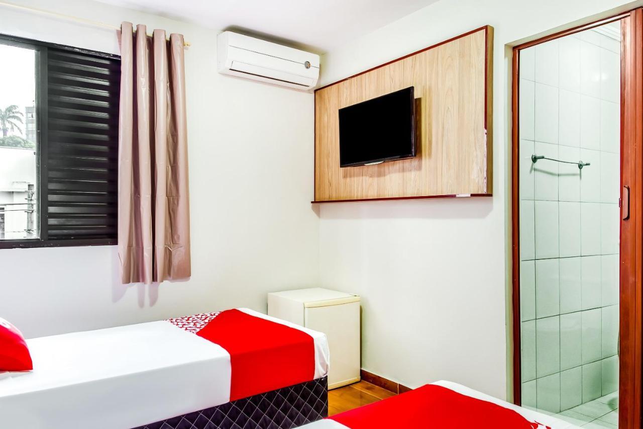 Oyo Hotel Lisboa, São José dos Campos エクステリア 写真