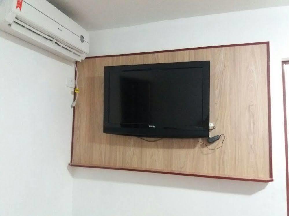 Oyo Hotel Lisboa, São José dos Campos エクステリア 写真