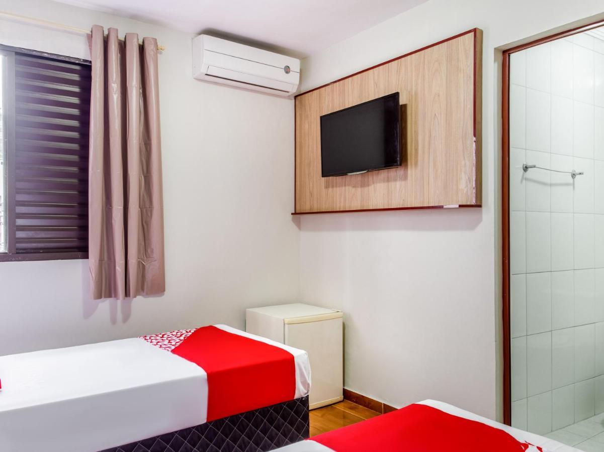 Oyo Hotel Lisboa, São José dos Campos エクステリア 写真