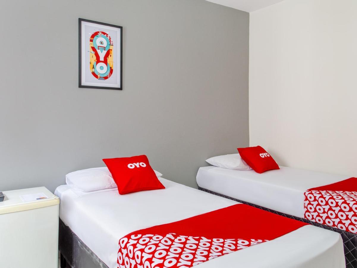 Oyo Hotel Lisboa, São José dos Campos エクステリア 写真